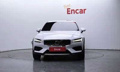 Volvo V60 2021, 40303 км, за 33990000 KRW