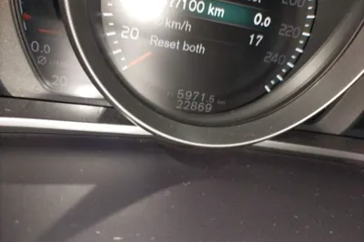 Volvo V40 2018, 22800 км, за 68951.8 CNY - фото 9