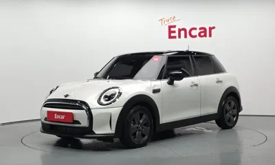MINI Cooper · 2023 год