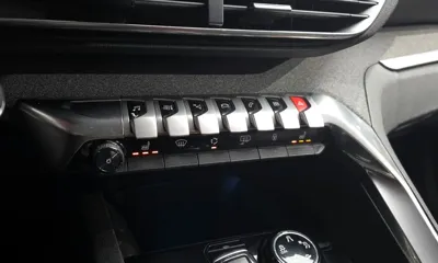 Peugeot 3008 2018, 96194 км, за 12900000 KRW - фото 19