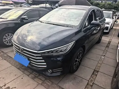 BYD MAX · 2018 год
