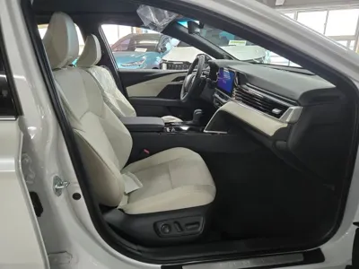 Toyota Camry 2026, 4 км, за 56500000 KRW
