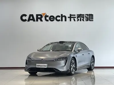 智界 Zhijie S7 · 2025 год