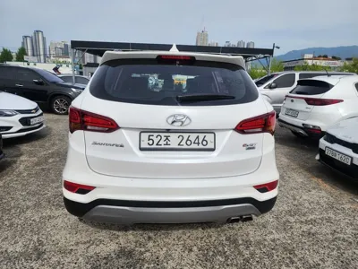 Hyundai Santafe 2016, 125876 км, за 11990000 KRW