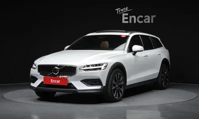 Volvo V60 · 2023 год