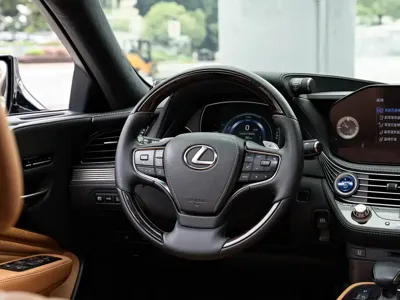 Lexus LS 2021, 102000 км, за 459600 CNY - фото 14