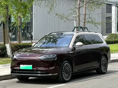 AITO 问界 AITO M9 · 2025 год