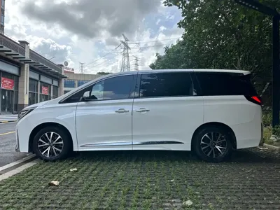 GAC Motor Trumpchi M8 2022, 40000 км, за 89800 CNY - фото 5