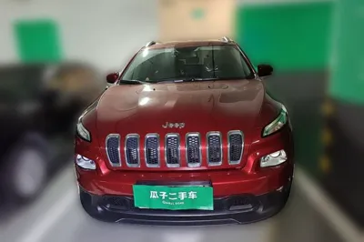 Jeep Cherokee 2016, 29000 км, за 52194.81 CNY