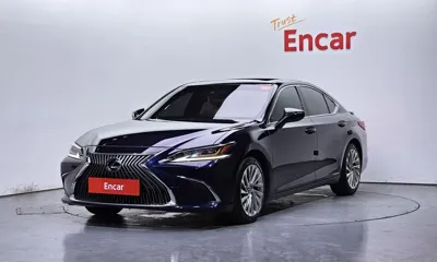 Lexus ES · 2021 год