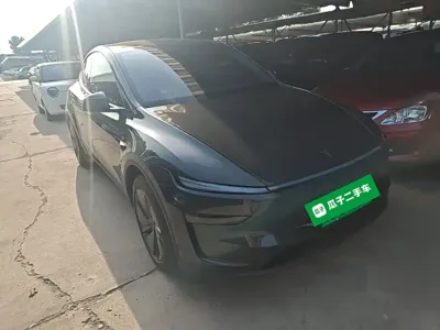 Tesla Model Y 2025, 25299 км, за 223400 CNY