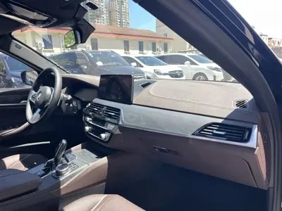 BMW 5 Series 2021, 100000 км, за 178800 CNY - фото 9