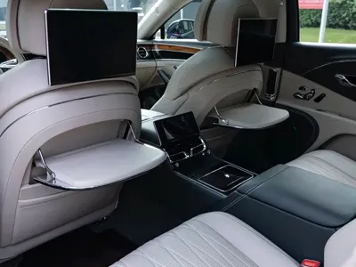 Bentley Flying Spur PHEV 2023, 16000 км, за 2118000 CNY - фото 16