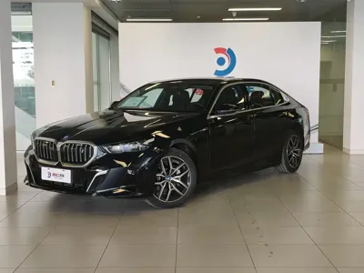 BMW i5 · 2025 год