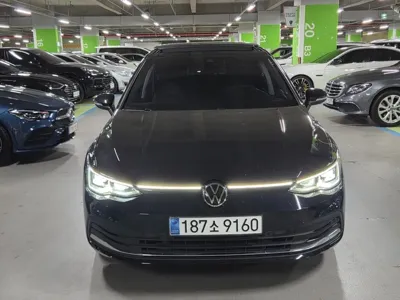Volkswagen Golf · 2023 год