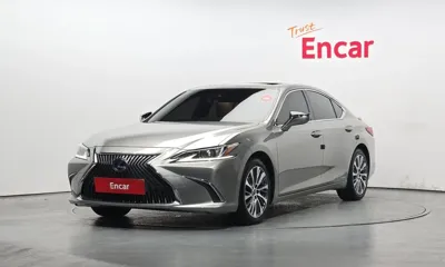 Lexus ES · 2019 год