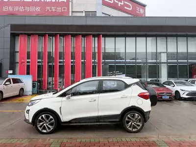 BYD Yuan 2016, 130000 км, за 13799 CNY