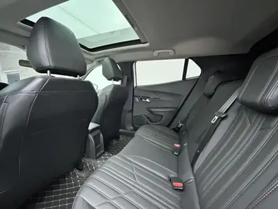 Peugeot 2008 2022, 17300 км, за 87800 CNY