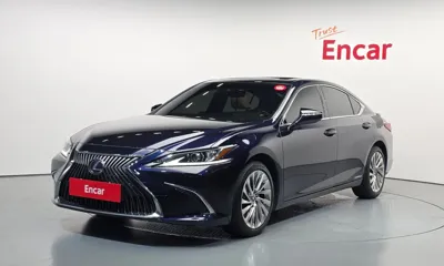 Lexus ES · 2021 год