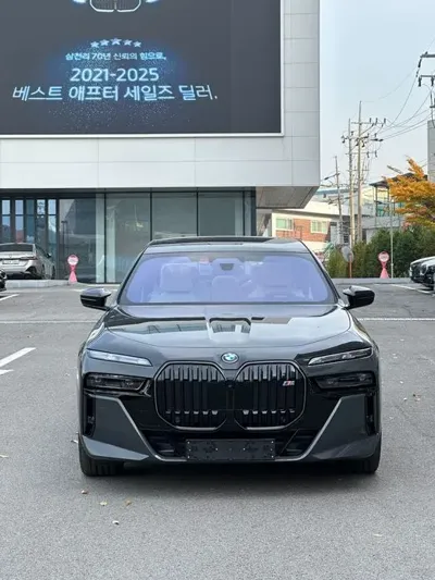 BMW i7 2025, 9600 км, за 183000000 KRW - фото 3