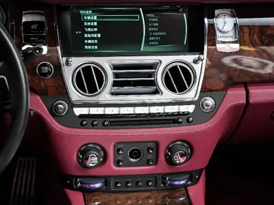 Rolls-Royce Dawn 2018, 34000 км, за 2877700 CNY - фото 18
