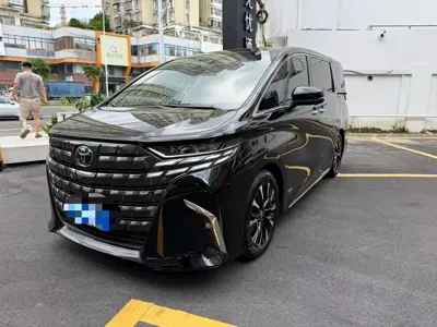 Toyota Alphard · 2023 год