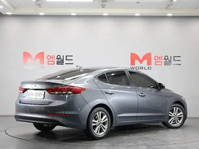 Hyundai Avante 2017, 72583 км, за 10500000 KRW