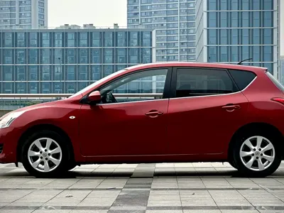 Nissan Tiida 2014, 90000 км, за 25000 CNY