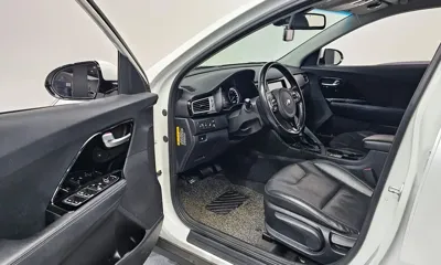 Kia Niro 2017, 180288 км, за 7800000 KRW - фото 10