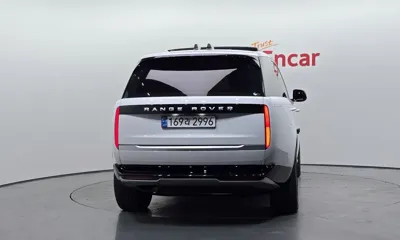 Land Rover Range Rover 2024, 9093 км, за 235000000 KRW