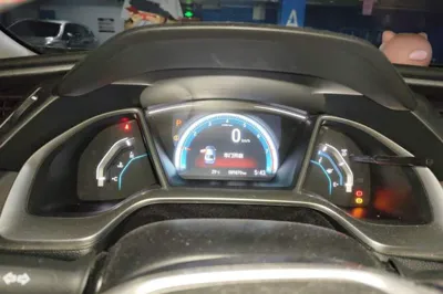 Honda Civic 2016, 89800 км, за 61308.26 CNY - фото 8