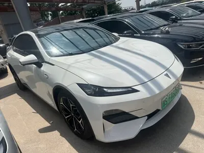 Deepal Deepal SL03 2024, 15000 км, за 73800 CNY