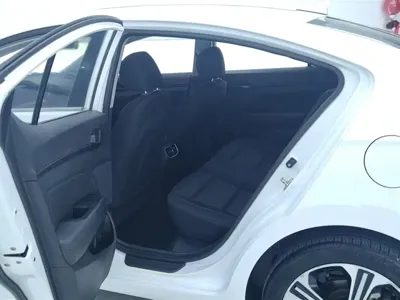 Hyundai Elantra 2018, 64000 км, за 37900 CNY - фото 11