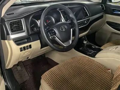 Toyota Highlander 2016, 120000 км, за 88000 CNY