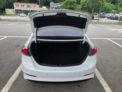 Hyundai Avante 2016, 126000 км, за 9900000 KRW - фото 8