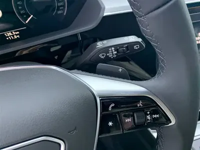 Audi e-tron 2026, 100 км, за 199800 CNY - фото 20
