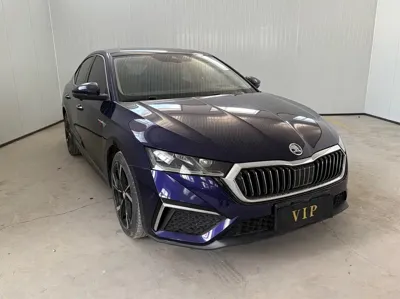 Skoda Octavia 2022, 30000 км, за 152800 CNY