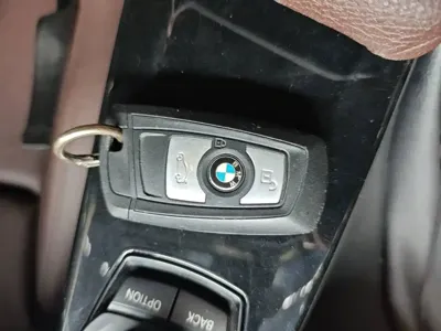 BMW 3 Series 2018, 110500 км, за 71400 CNY - фото 12