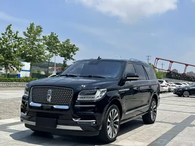 Lincoln Navigator · 2019 год