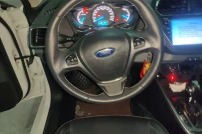 Ford Escort 2015, 59600 км, за 36532.29 CNY - фото 7