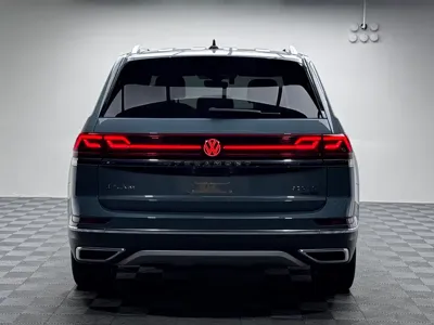 Volkswagen Teramont 2023, 60000 км, за 182000 CNY
