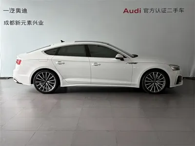 Audi A5 (Import) 2023, 14300 км, за 215799 CNY