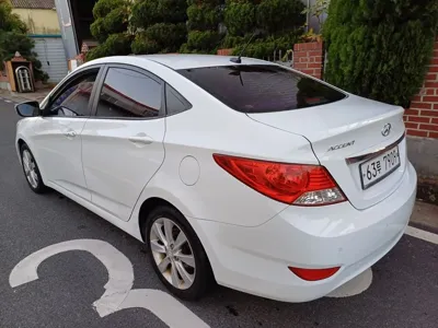 Hyundai Accent 2013, 124920 км, за 5300000 KRW - фото 3