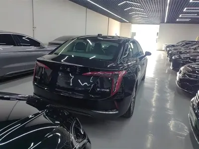 Hongqi Hongqi E-QM5 2024, 11900 км, за 79800 CNY
