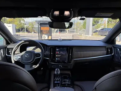 Volvo S90 PHEV 2024, 8000 км, за 281800 CNY
