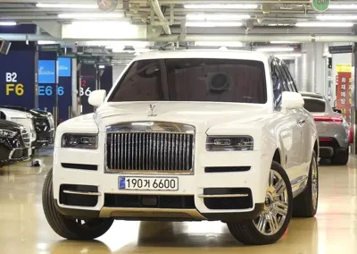Rolls-Royce Cullinan · 2023 год