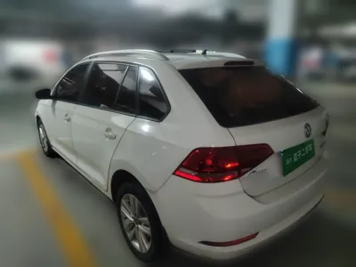 Volkswagen Santana 2017, 92500 км, за 34018.69 CNY