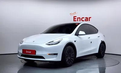Tesla Model Y · 2021 год