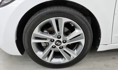 Hyundai Avante 2018, 58754 км, за 9900000 KRW - фото 5