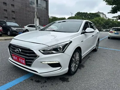 Hyundai Mistra 2018, 60000 км, за 35800 CNY